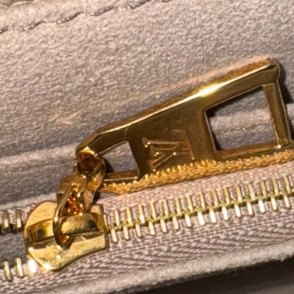 Louis Vuitton Madeleine MM - Picture 10 of 15